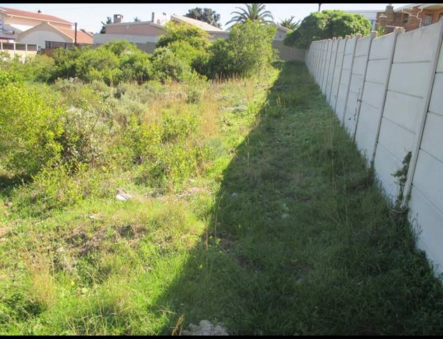 LAND FOR SALE IN DANA BAY